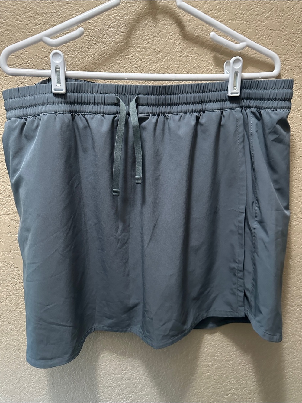 Patagonia women’s slate grey skirt/shorts XL